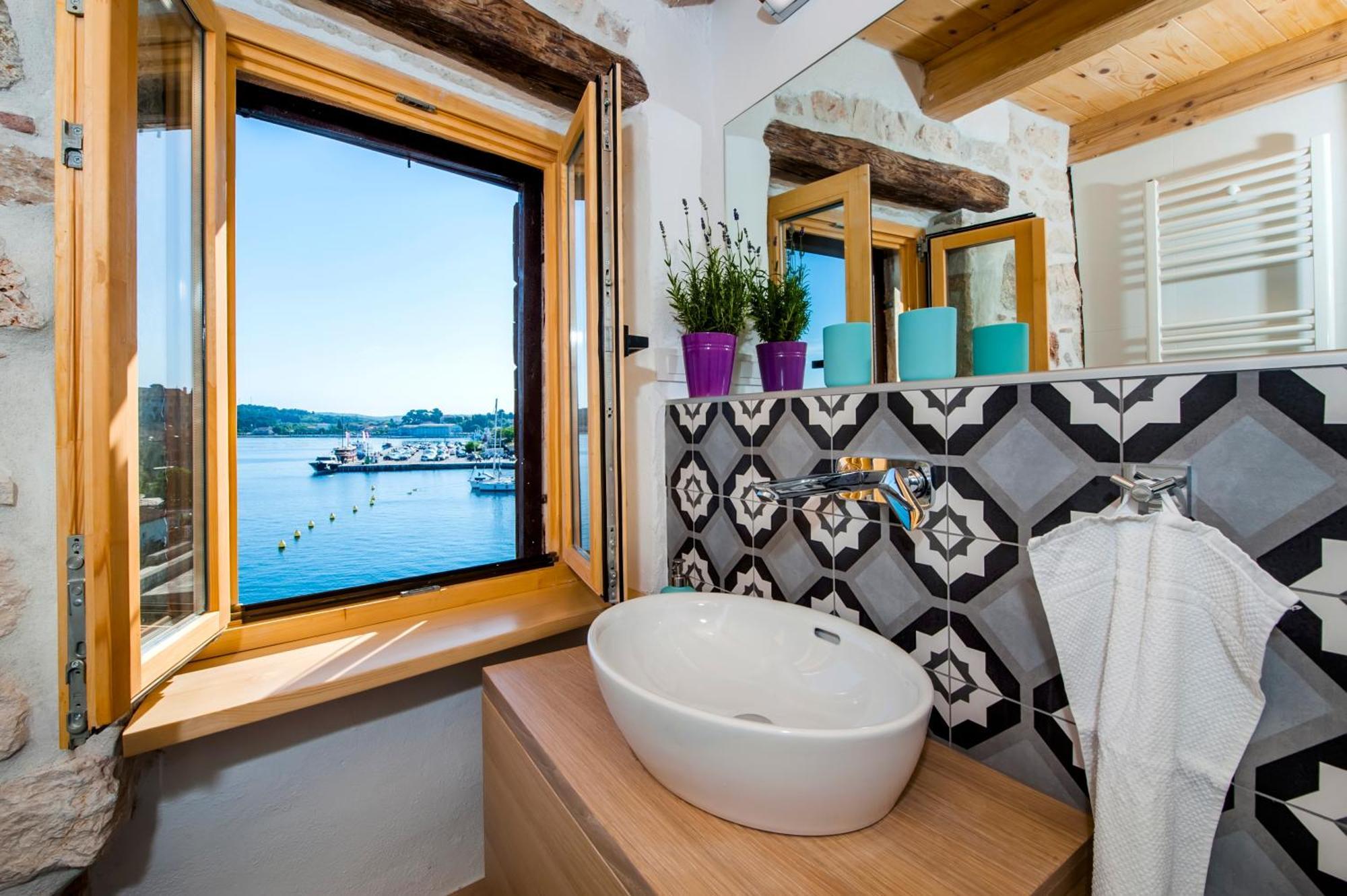 Adriatic Seaview Studio Ровин Екстериор снимка